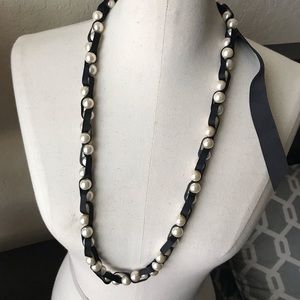 American Eagle 🦅 pearl and lace necklace